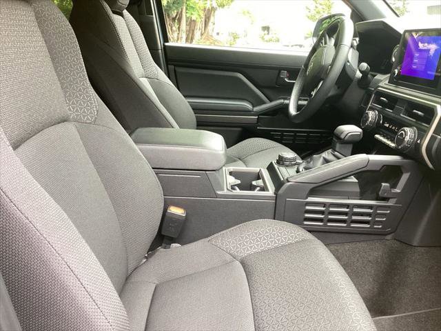Certified 2025 Toyota 4Runner SR5 AWD/4WD image 3