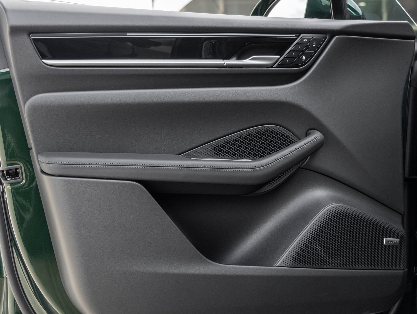 Certified 2025 Porsche Macan Electric RWD image 19