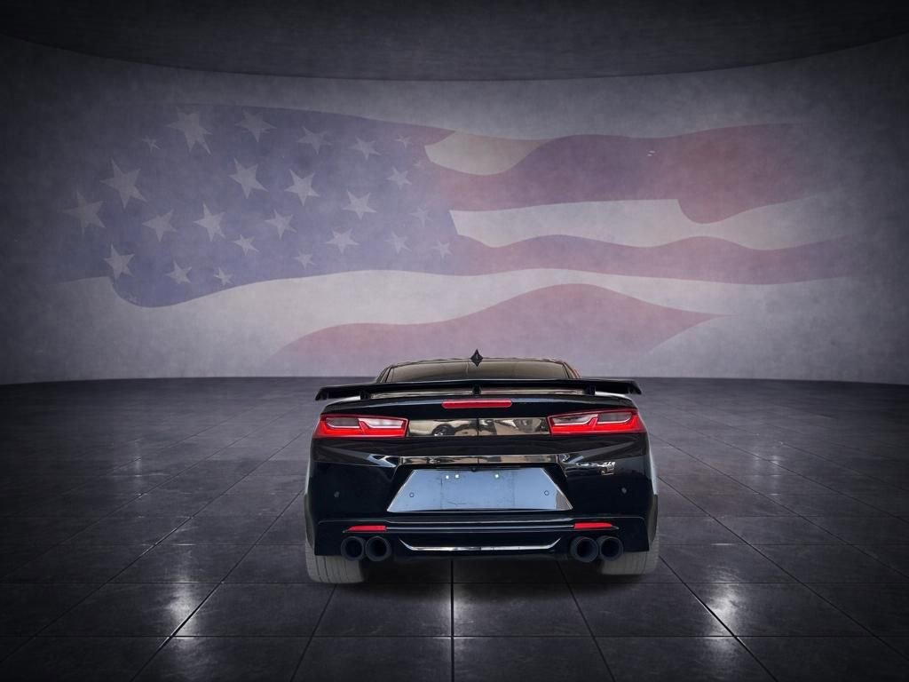 Used 2016 Chevrolet Camaro SS RWD image 4