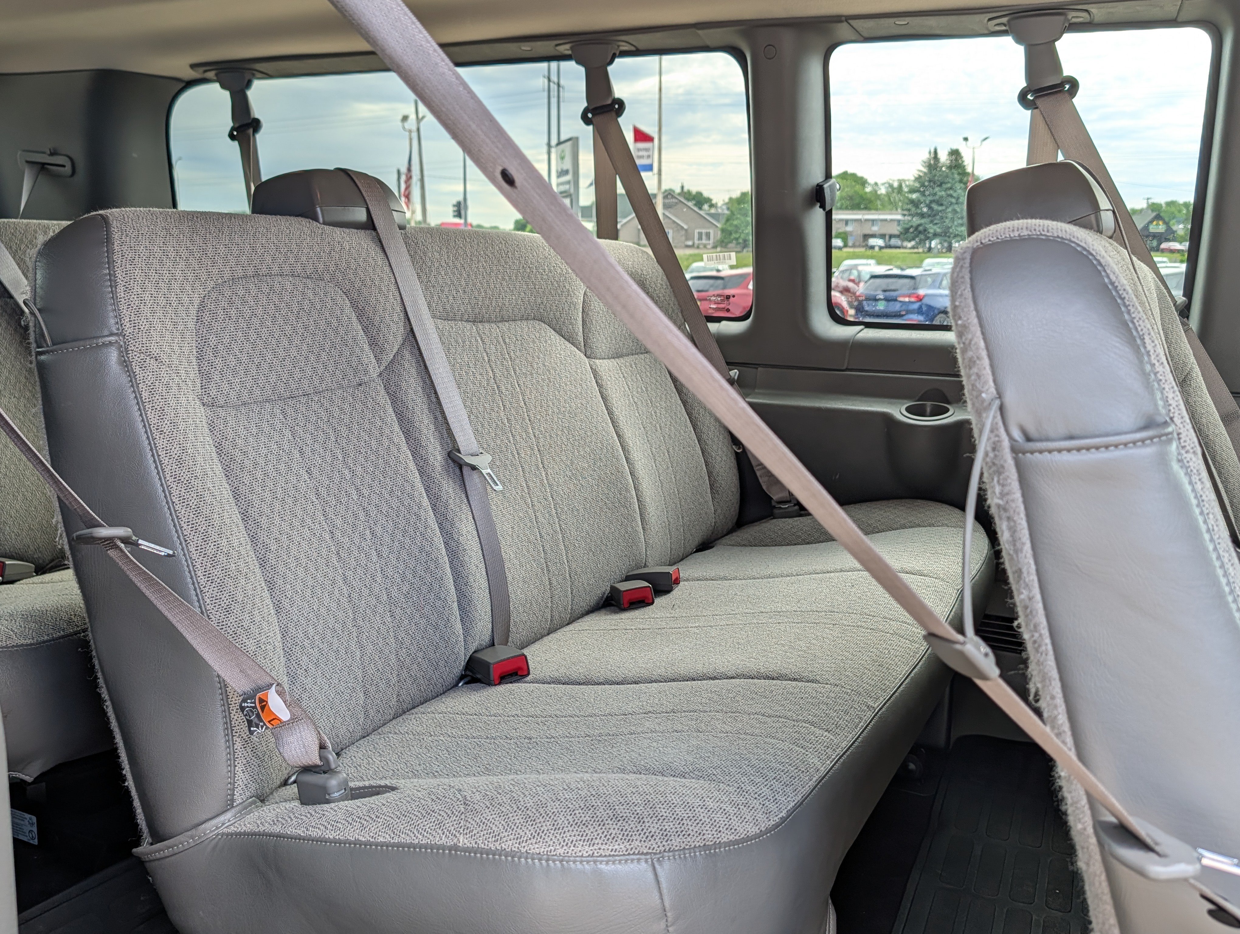 Certified 2025 GMC Savana 3500 LT w/ LT Preferred Equipment Group RWD image 10