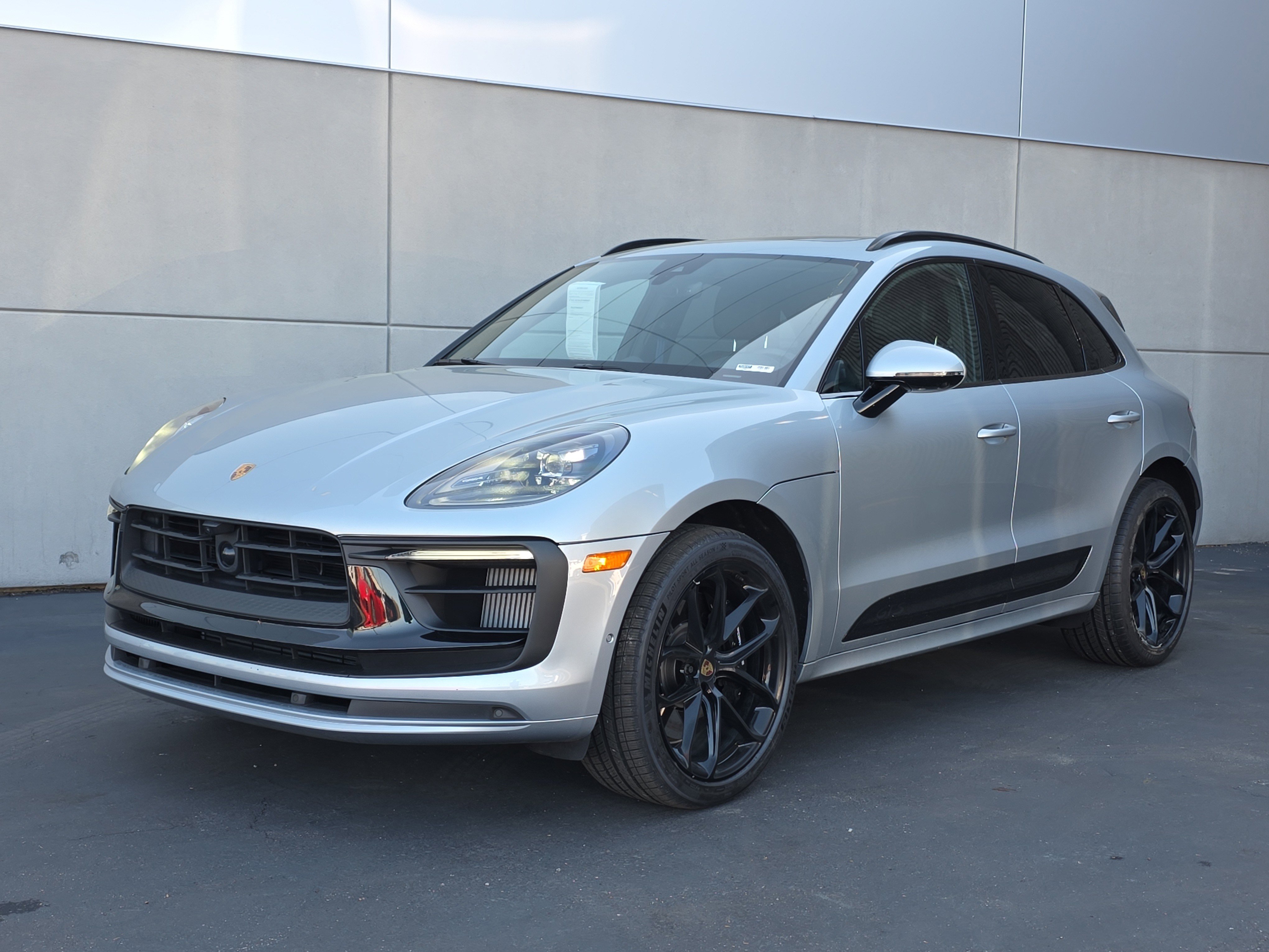 Used 2025 Porsche Macan GTS image 1