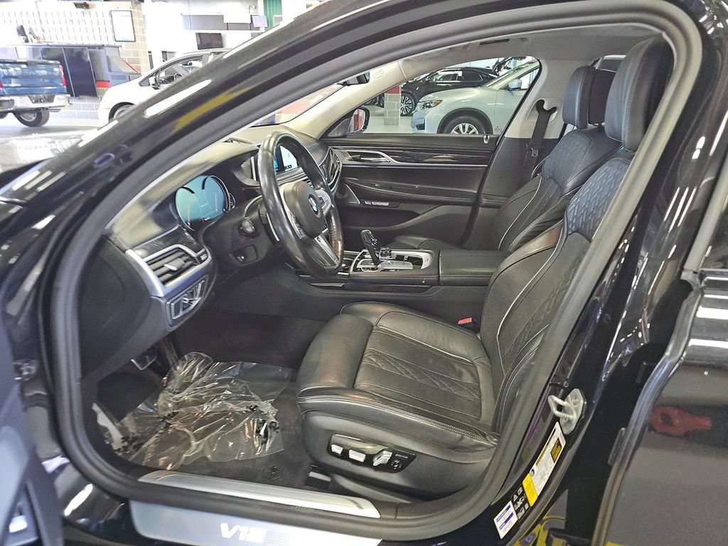 Used 2018 BMW M760i xDrive w/ Luxury Rear Seating Package AWD/4WD image 12