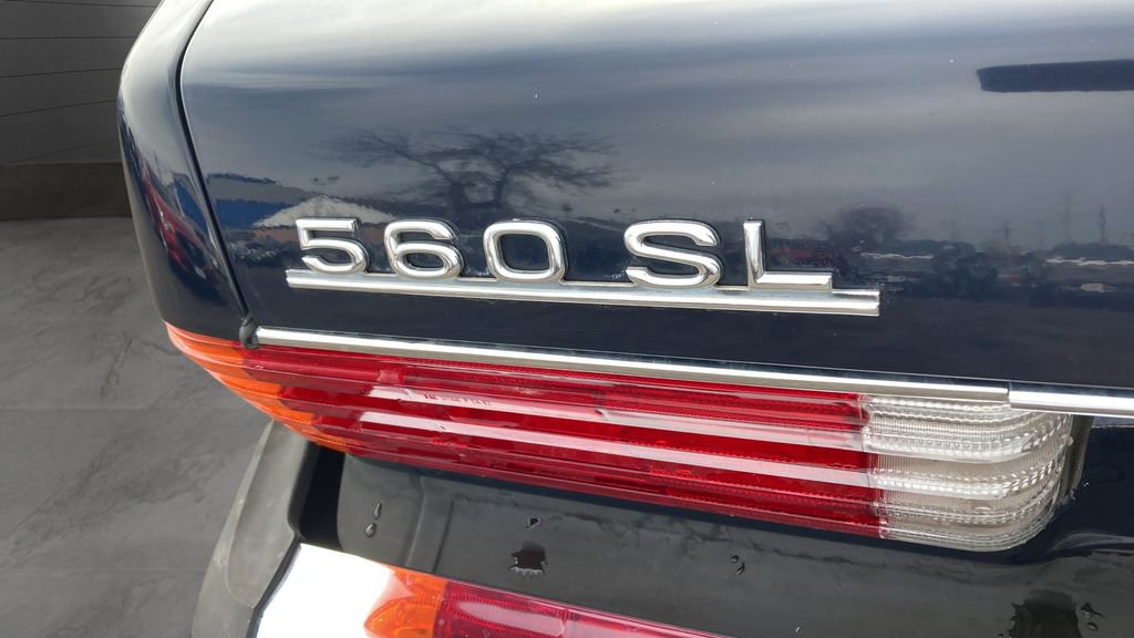 Used 1988 Mercedes-Benz 560 SL image 10