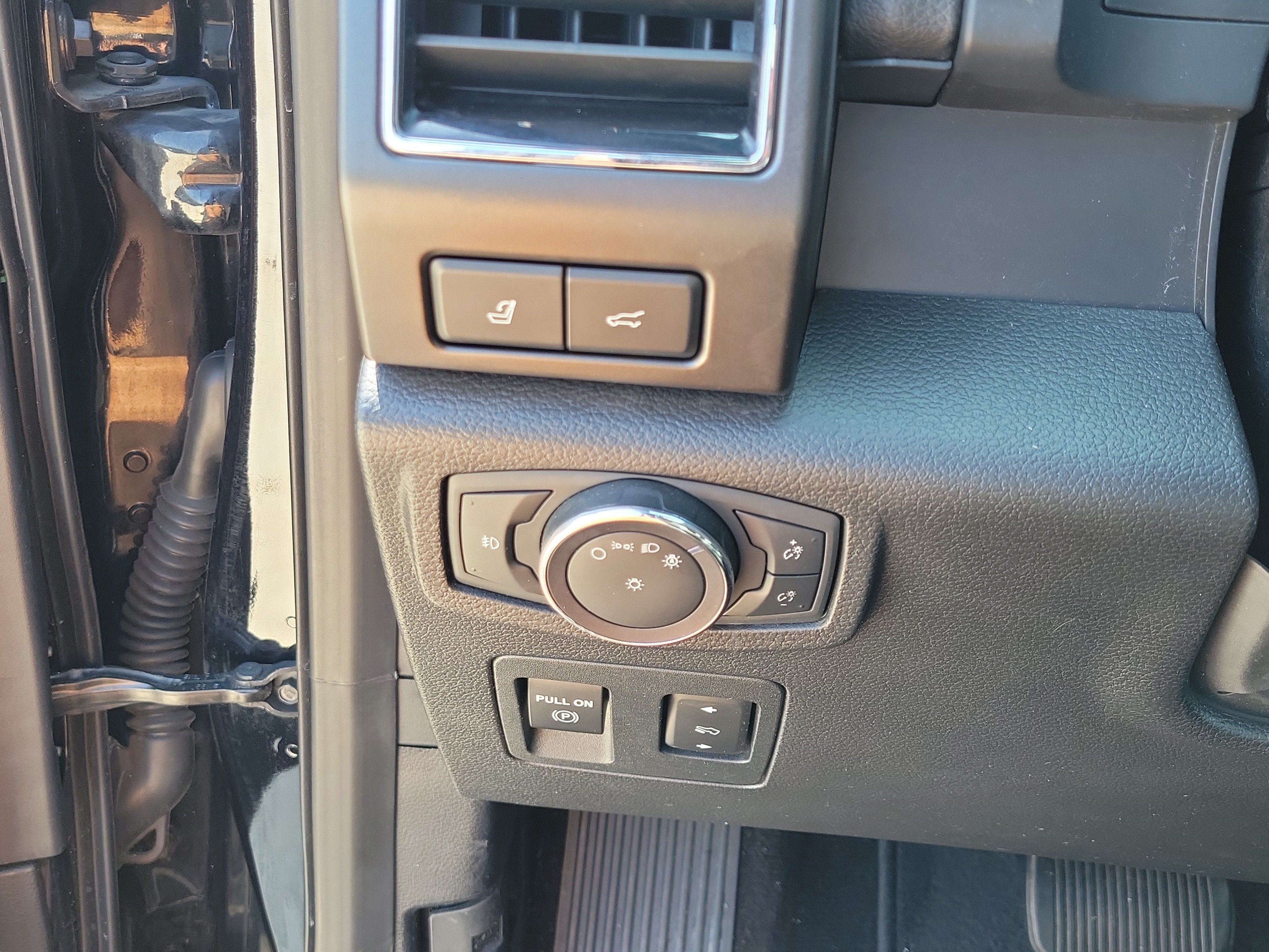 Used 2020 Ford Expedition Limited RWD image 27
