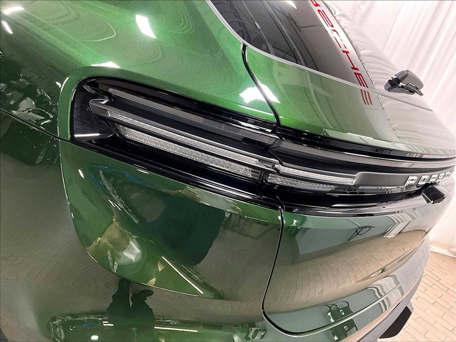 Used 2025 Porsche Macan 4S Electric image 35