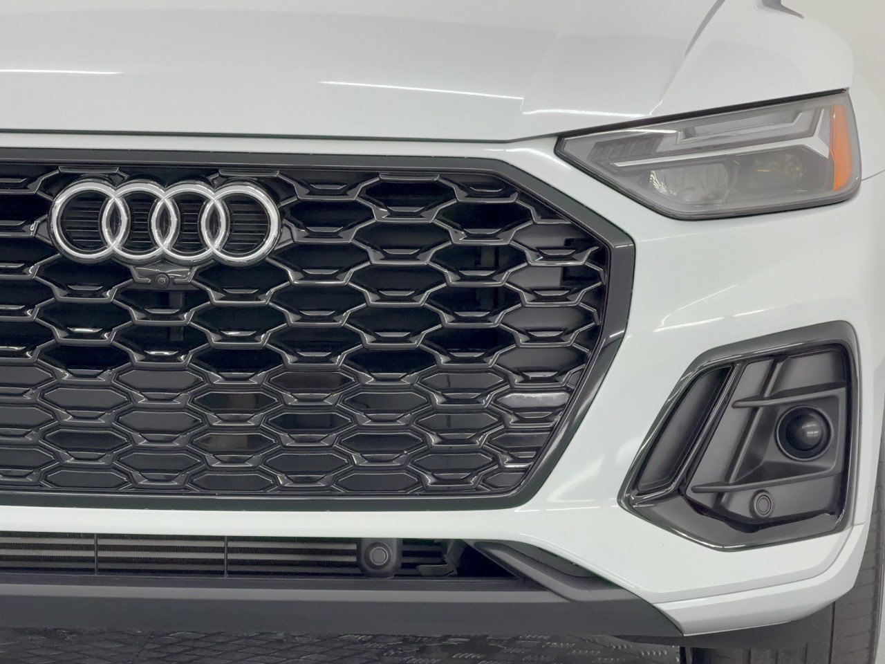 Used 2023 Audi Q5 2.0T Premium Plus w/ Premium Plus Package AWD/4WD image 12