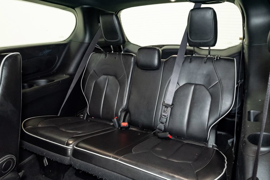 Used 2022 Chrysler Pacifica Limited w/ S Appearance Package FWD image 24