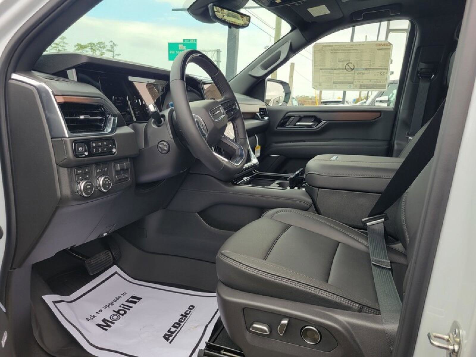 New 2026 GMC Yukon Denali w/ Denali Reserve Package AWD/4WD image 23