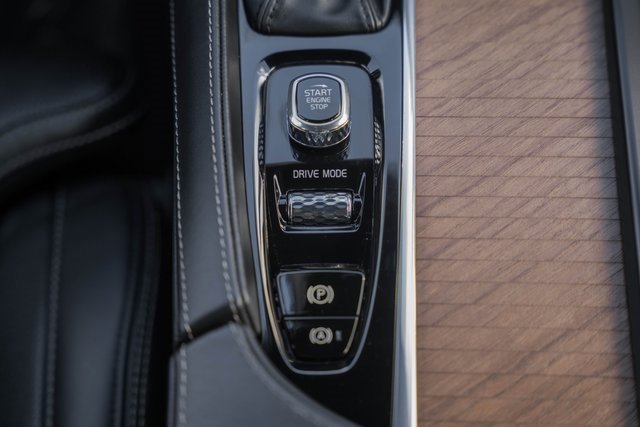 Used 2020 Volvo S90 T6 Inscription image 25