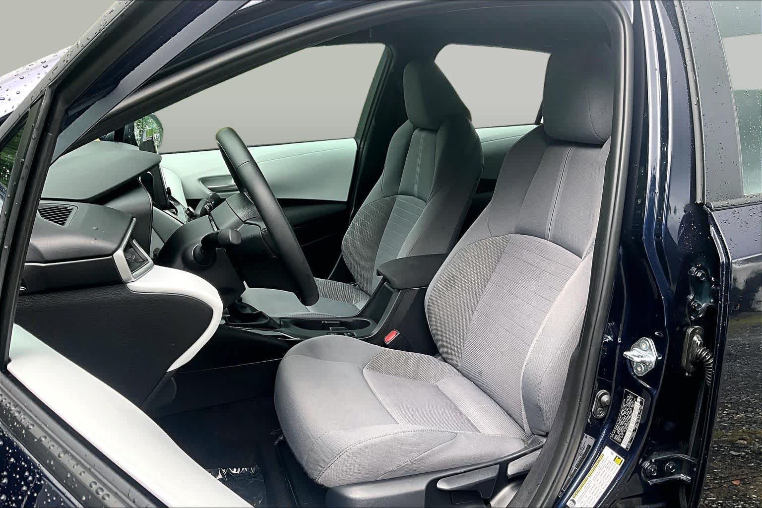 Used 2026 Toyota Corolla SE FWD image 8