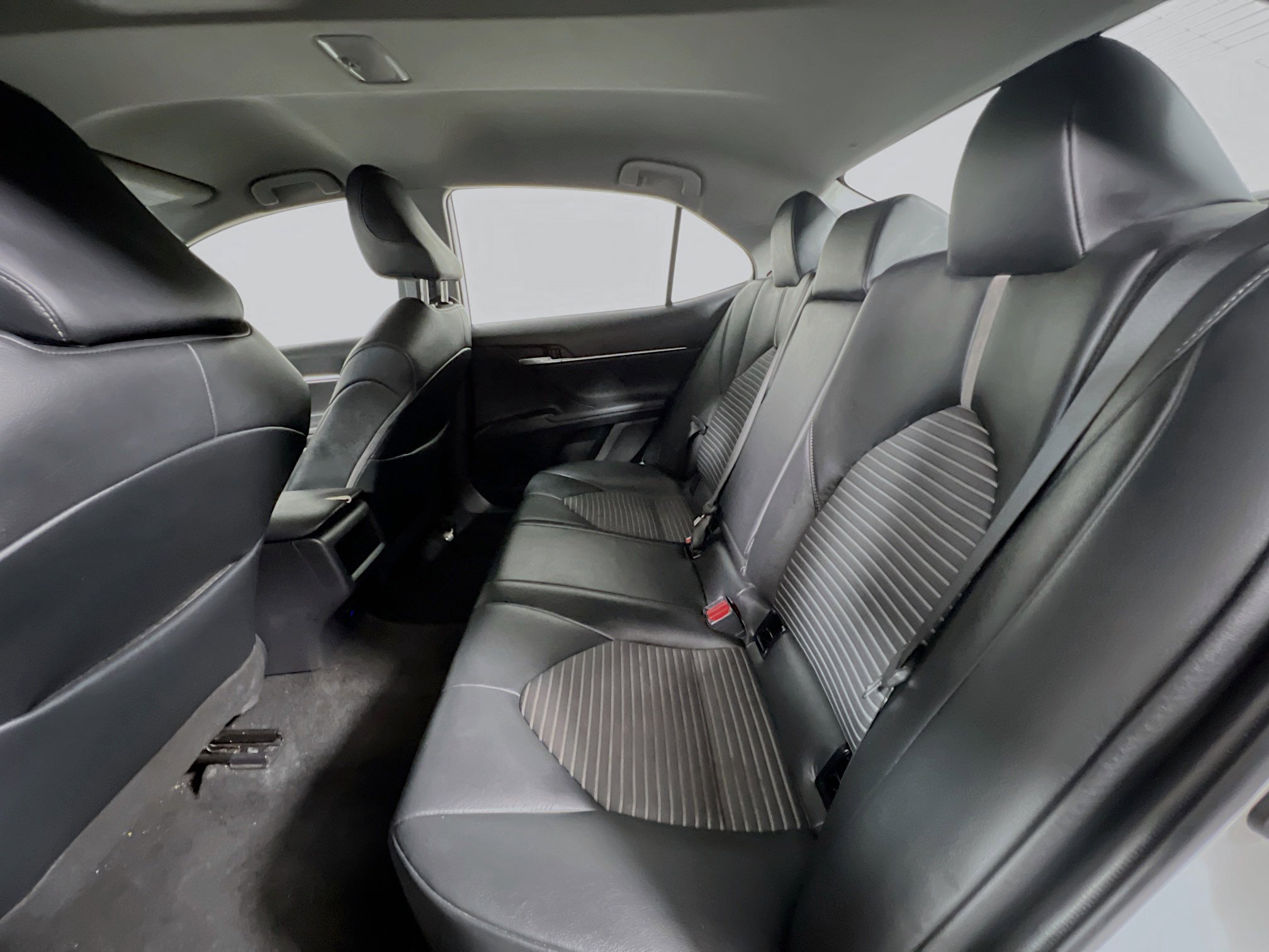 Used 2024 Toyota Camry SE image 28