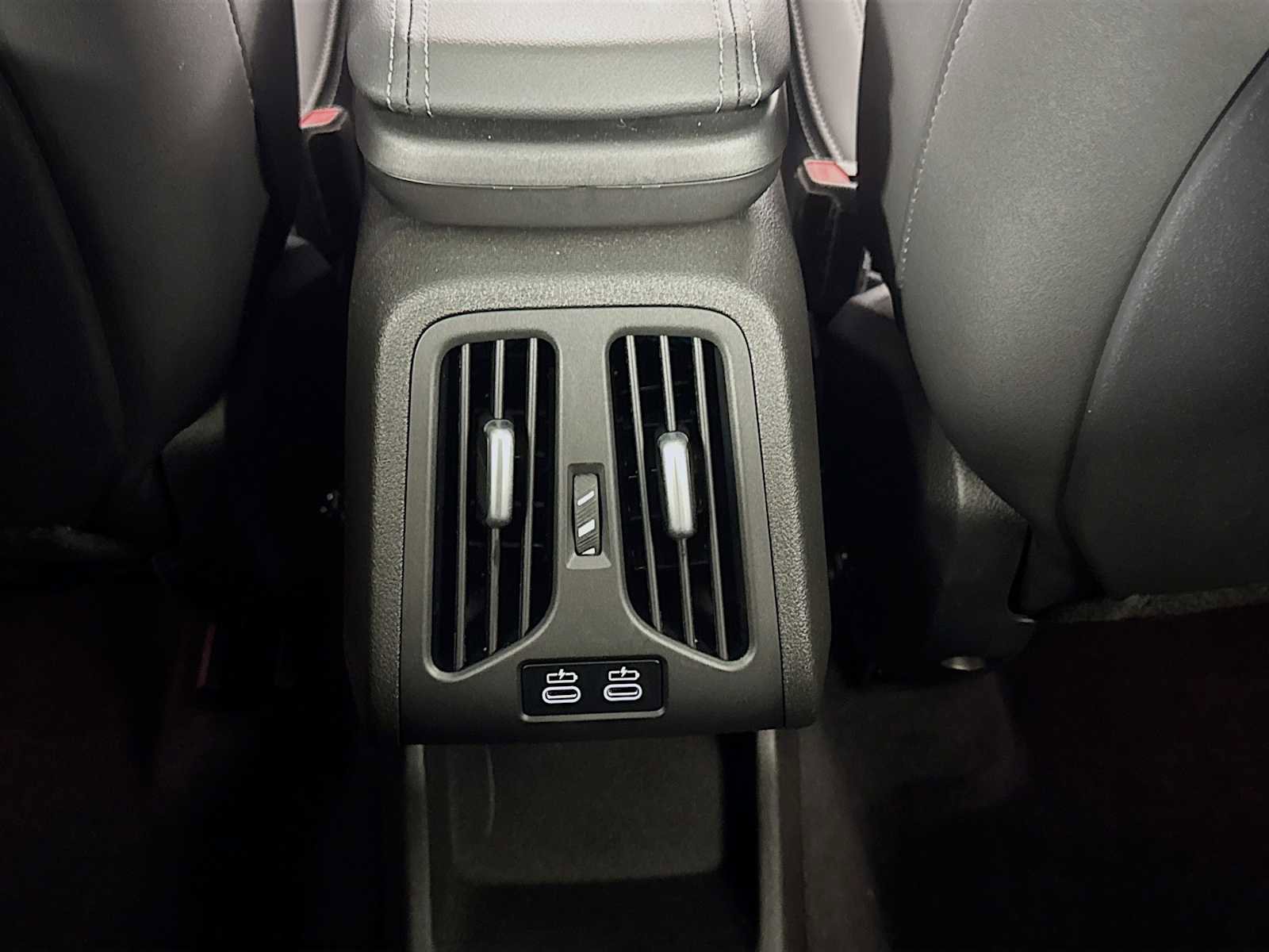 Used 2025 BMW X2 xDrive28i w/ Premium Package image 41