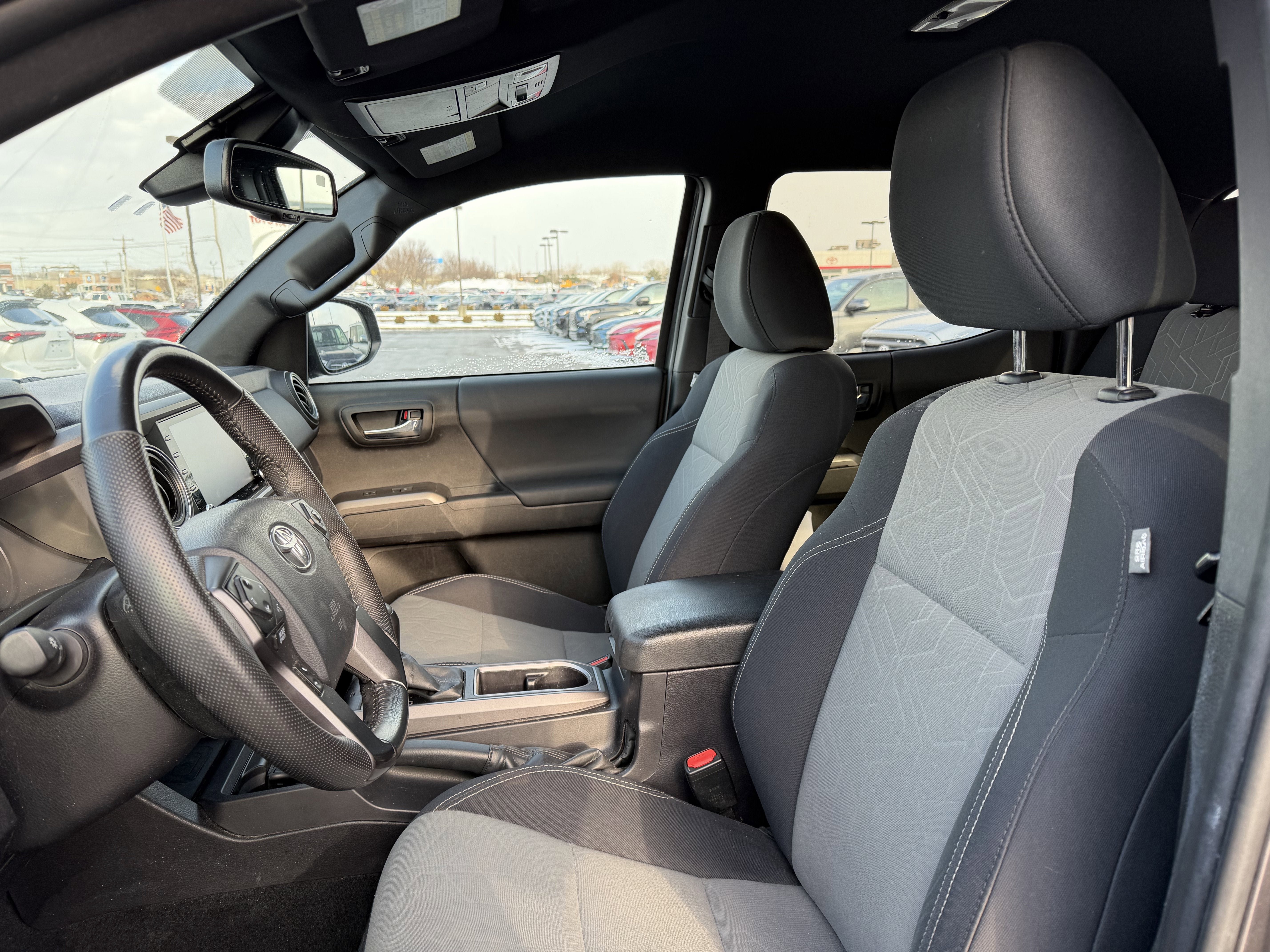 Used 2022 Toyota Tacoma TRD Sport w/ Technology Package image 10