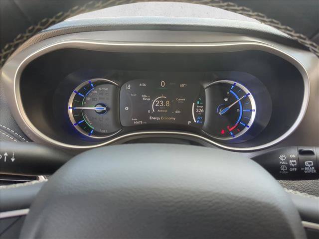 Used 2023 Chrysler Pacifica Touring-L FWD image 11