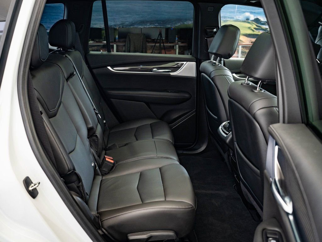 Used 2023 Cadillac XT6 Sport image 36