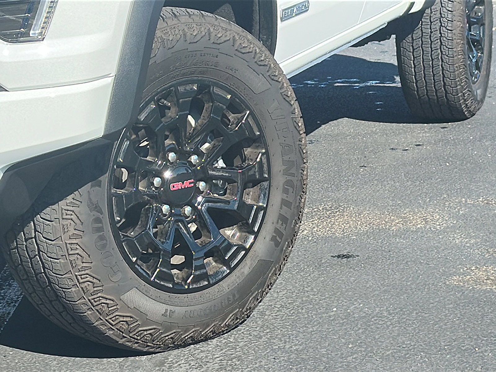 New 2026 GMC Canyon Elevation w/ Convenience Package image 3