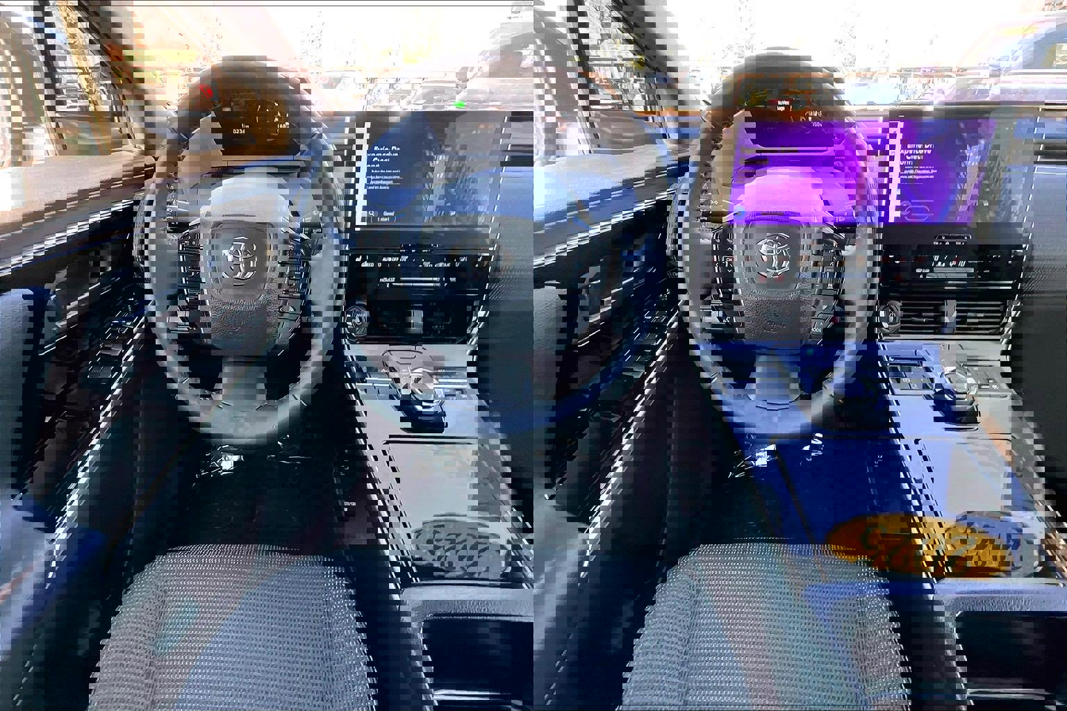 Used 2025 Toyota bZ4X AWD w/ Weather Package image 5