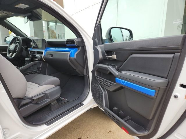 Used 2024 Toyota Tacoma TRD Off-Road image 26