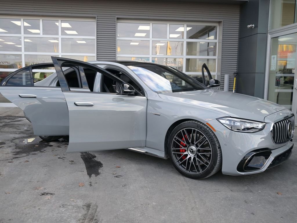 Used 2024 Mercedes-Benz S 63 AMG S w/ Rear Seat Package image 39