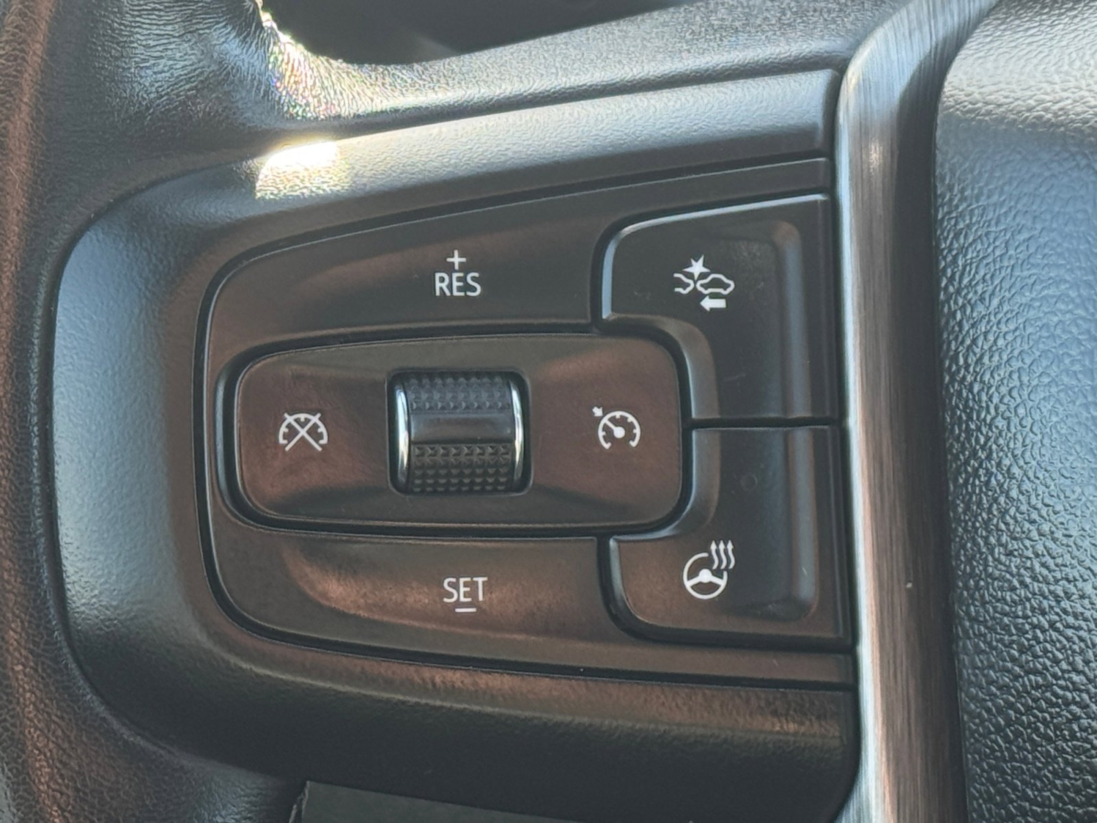 Used 2022 GMC Sierra 3500 Denali w/ Denali Ultimate Package image 18