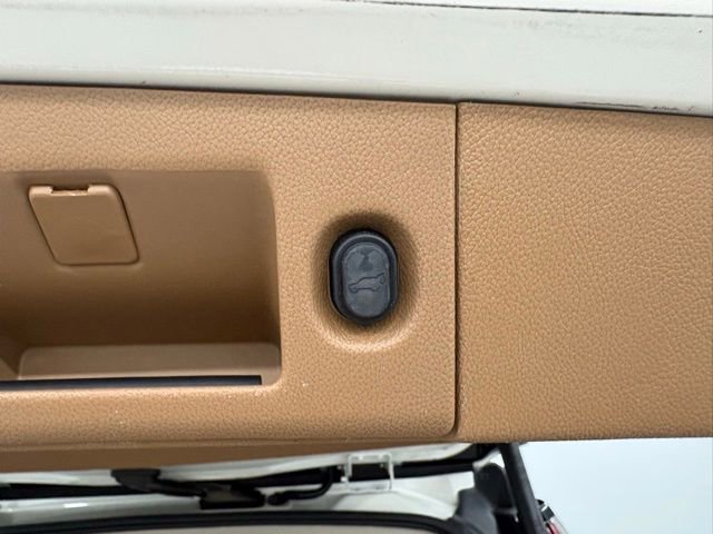 Used 2015 Cadillac Escalade Platinum image 10