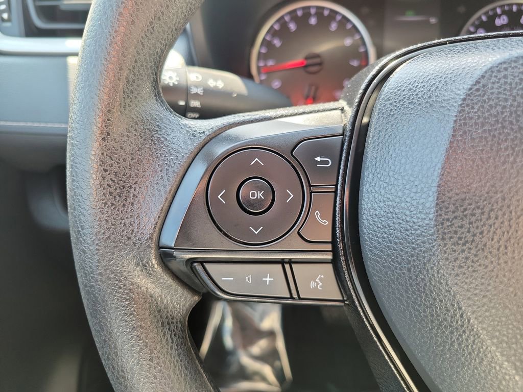 Used 2021 Toyota RAV4 LE image 14