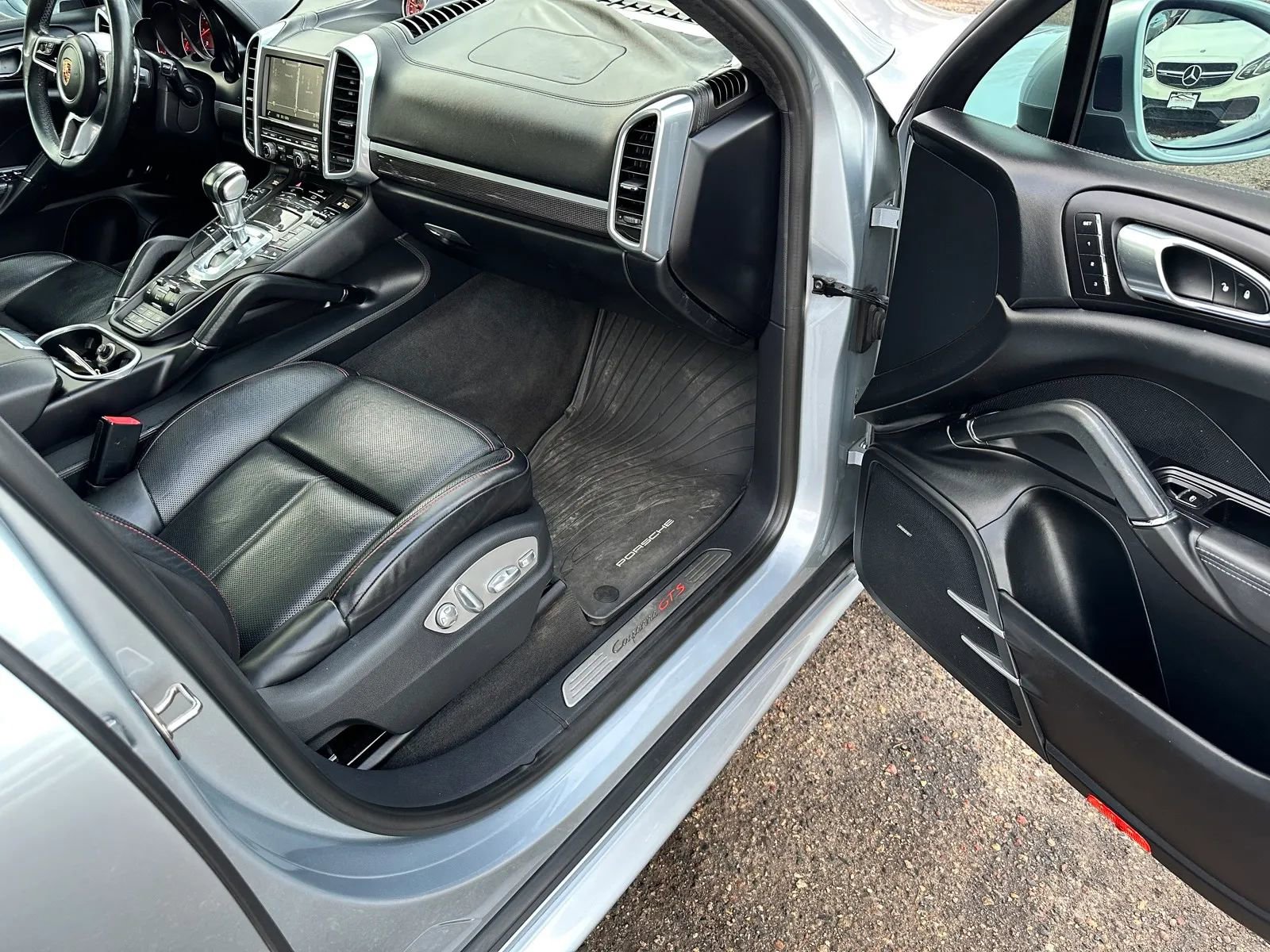 Used 2016 Porsche Cayenne GTS image 19