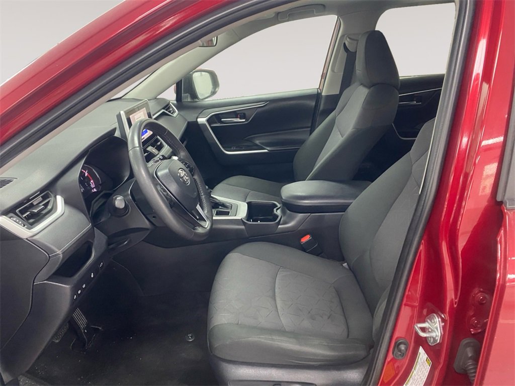Used 2023 Toyota RAV4 XLE w/ Convenience Package image 9