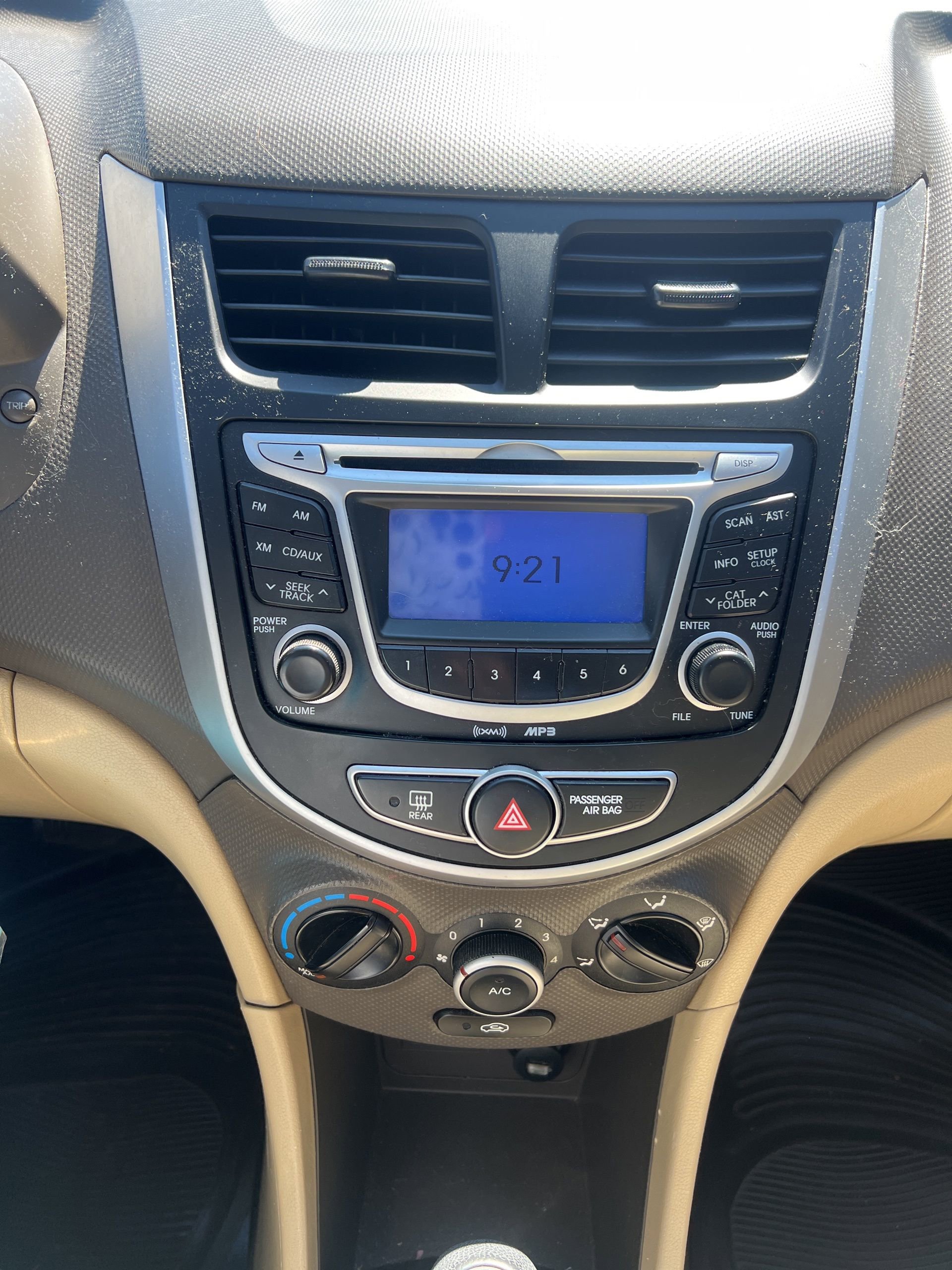 Used 2013 Hyundai Accent GLS FWD image 13