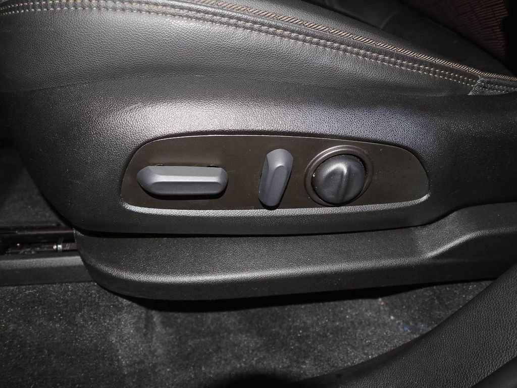 Certified 2023 Chevrolet Traverse High Country image 30