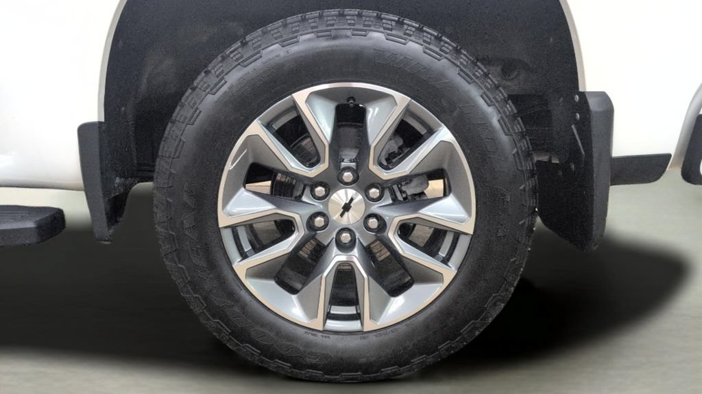 Used 2025 Chevrolet Silverado 1500 RST AWD/4WD image 31