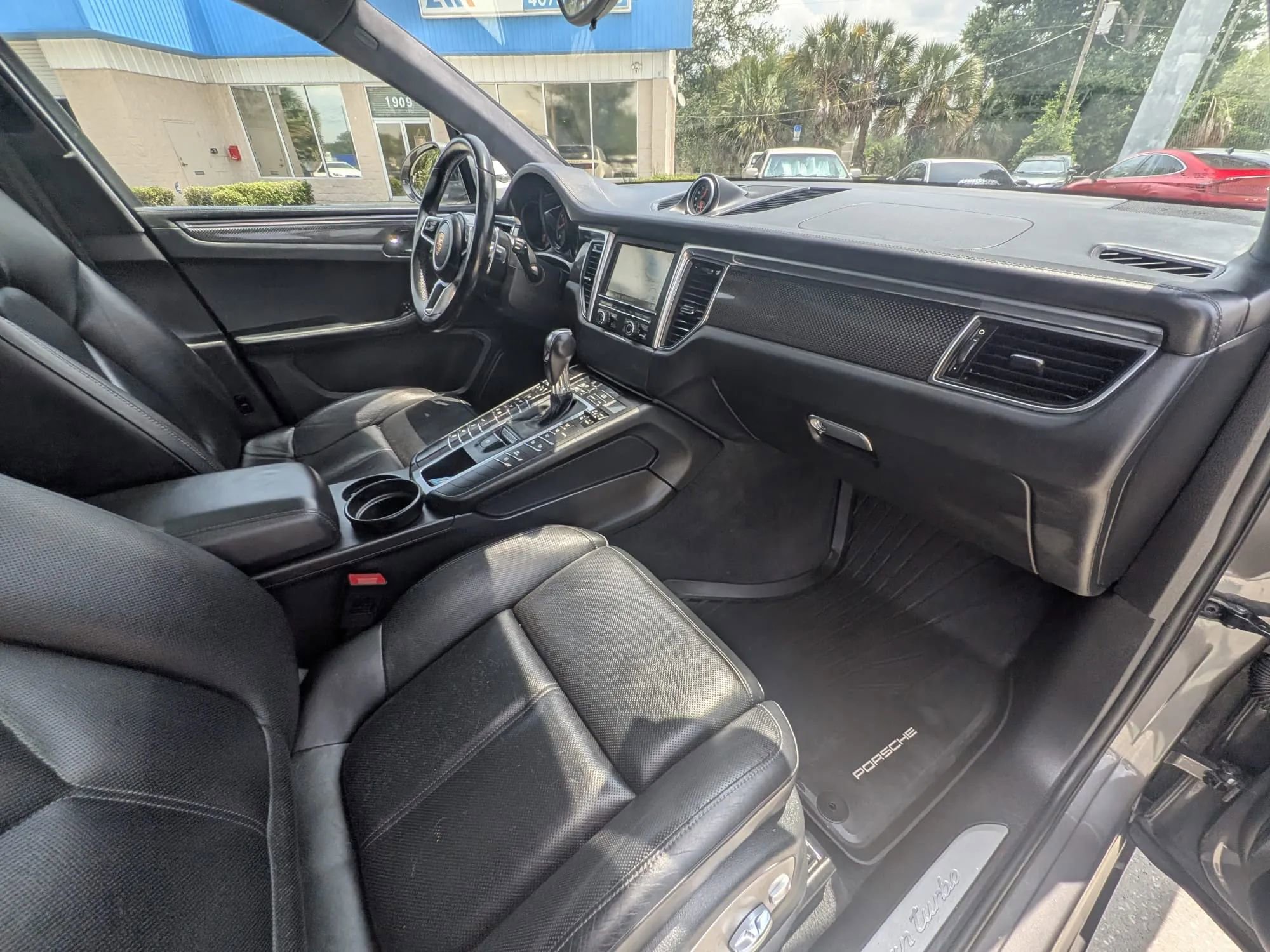 Used 2015 Porsche Macan Turbo AWD/4WD image 9