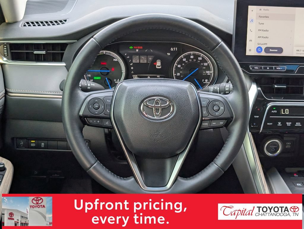 Used 2024 Toyota Venza XLE AWD/4WD image 16