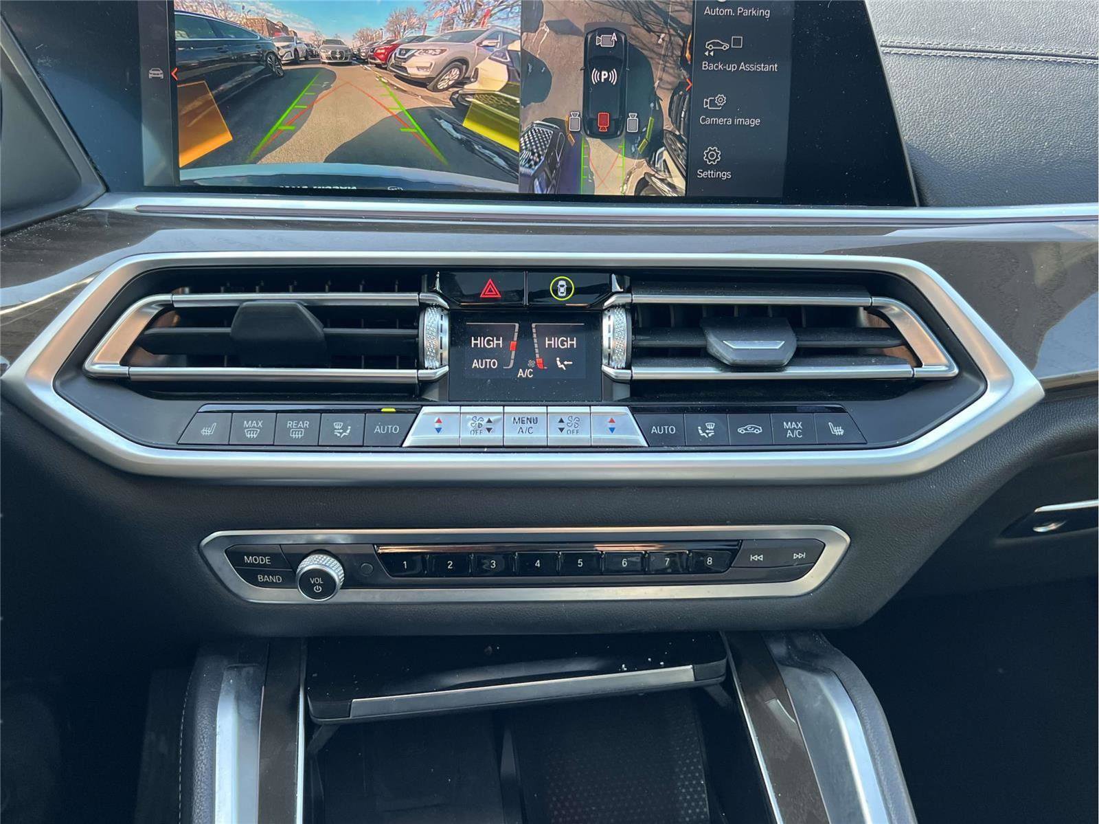 Used 2022 BMW X6 xDrive40i w/ Executive Package image 30