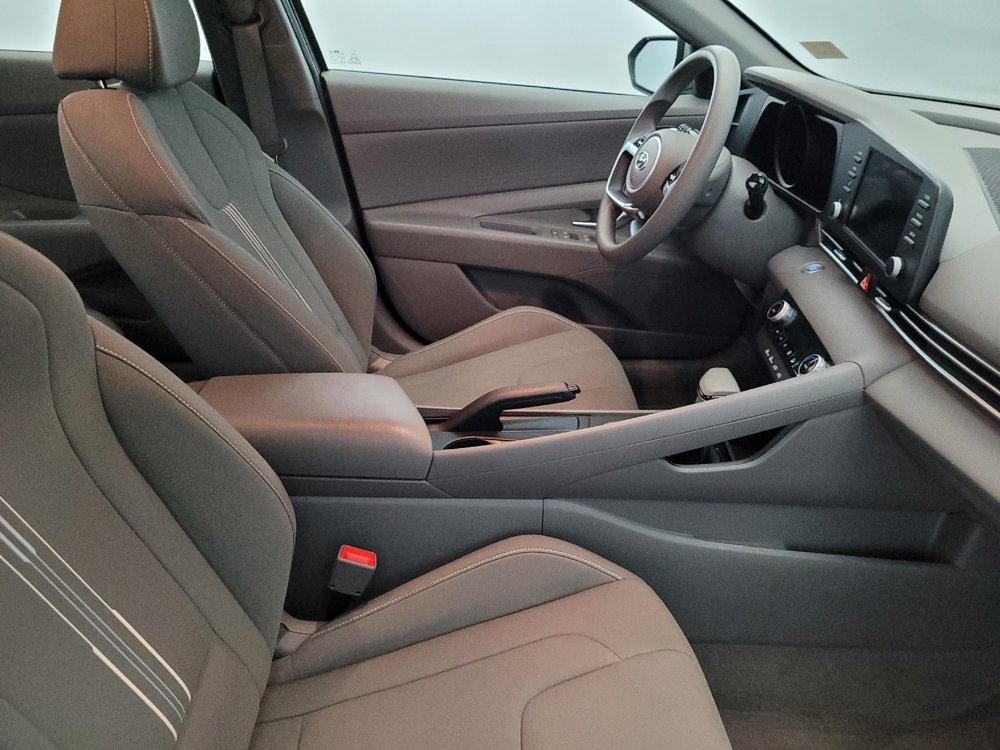 Used 2023 Hyundai Elantra SEL FWD image 21