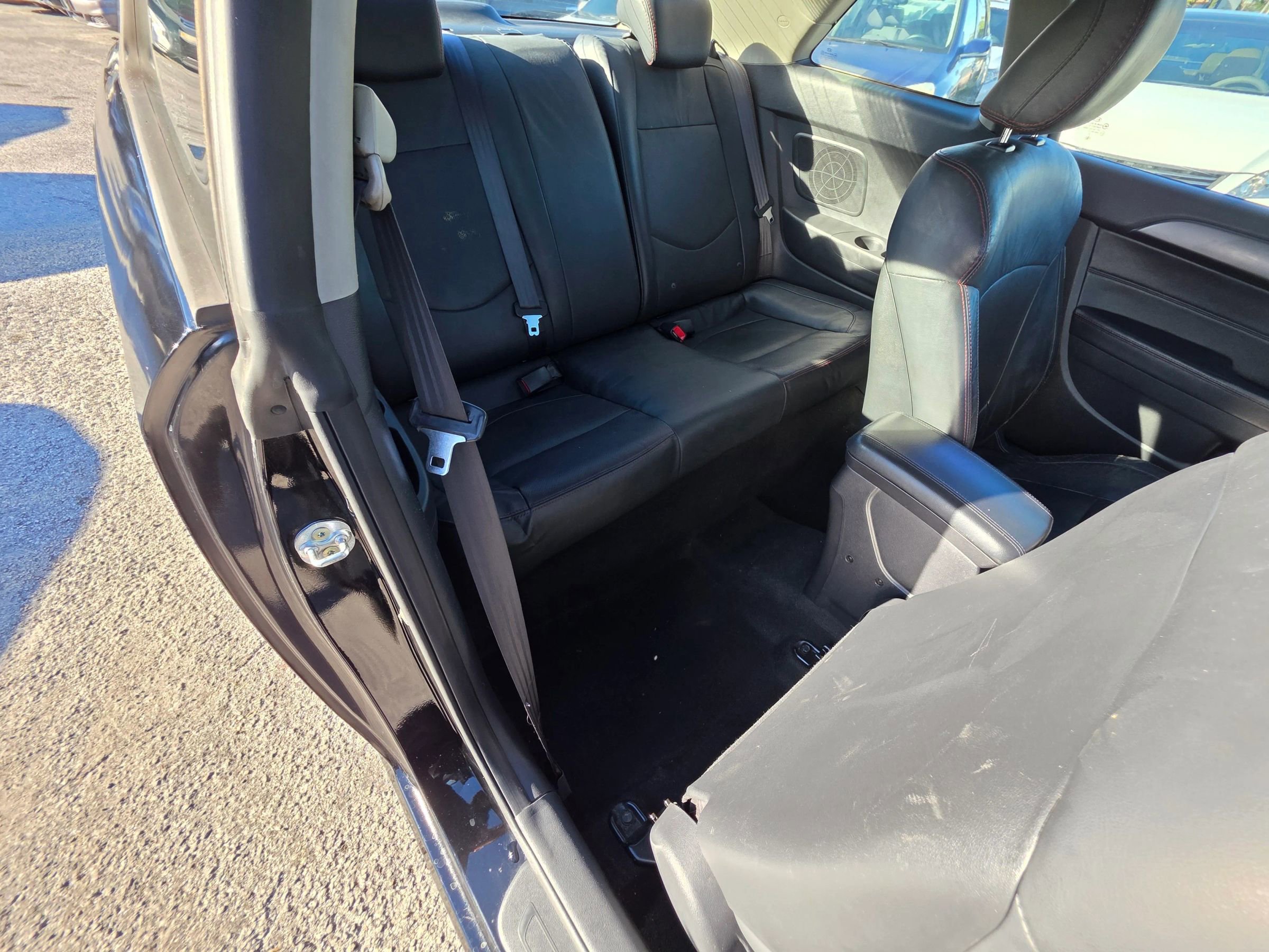 Used 2012 Kia Forte Koup SX w/ Tech Pkg image 18