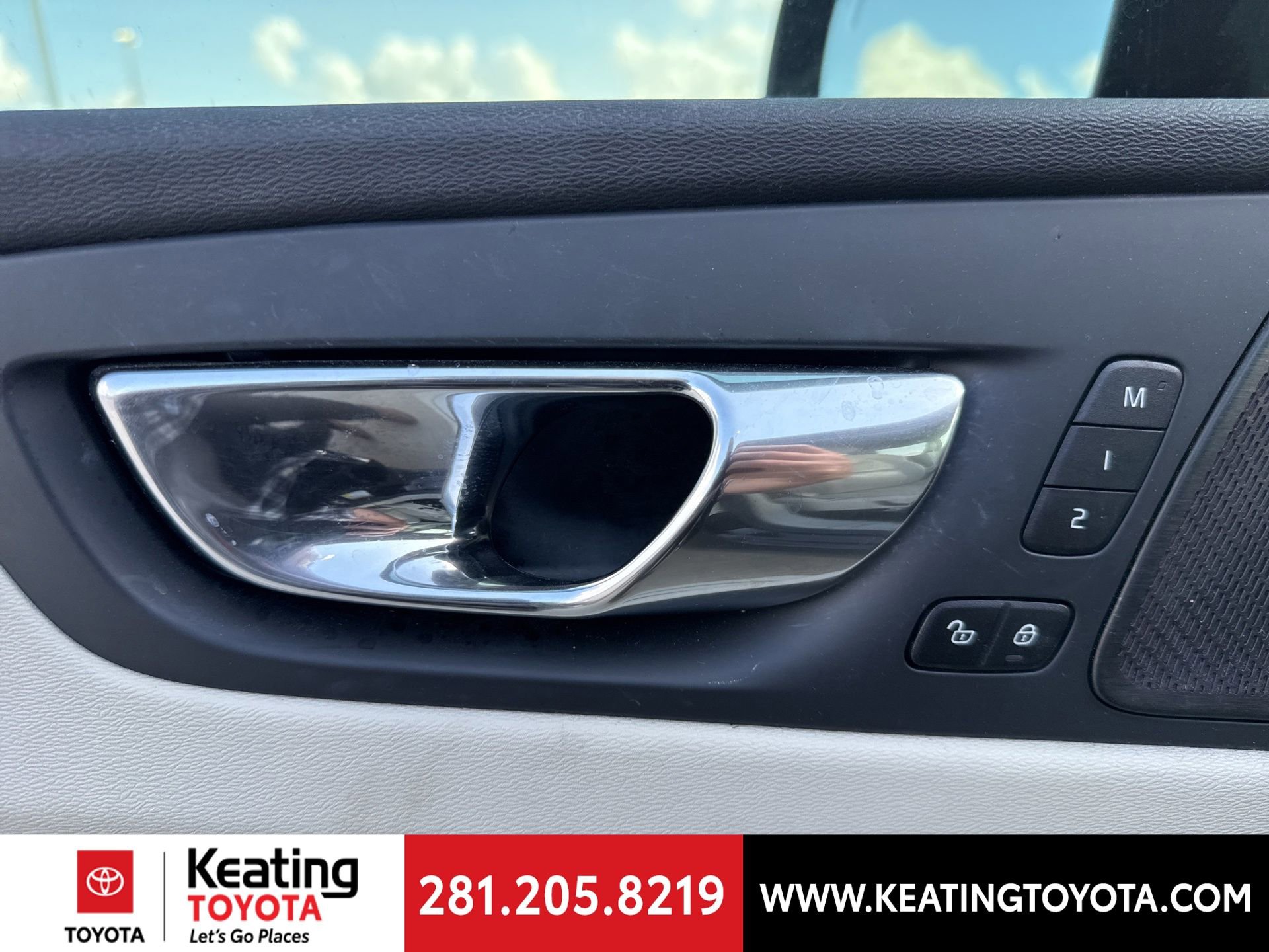 Used 2021 Volvo XC60 T5 Inscription w/ Protection Package Premier image 12