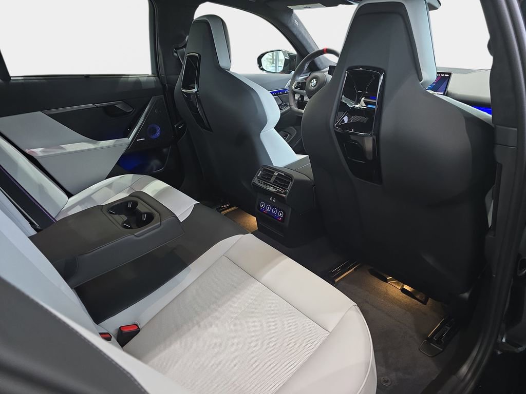 New 2026 BMW M5 w/ Carbon Package image 8
