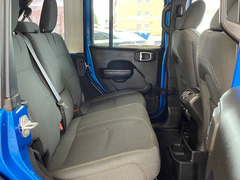 Used 2024 Jeep Wrangler Unlimited AWD/4WD image 17