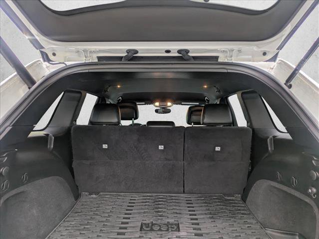 Used 2019 Jeep Grand Cherokee Altitude image 6