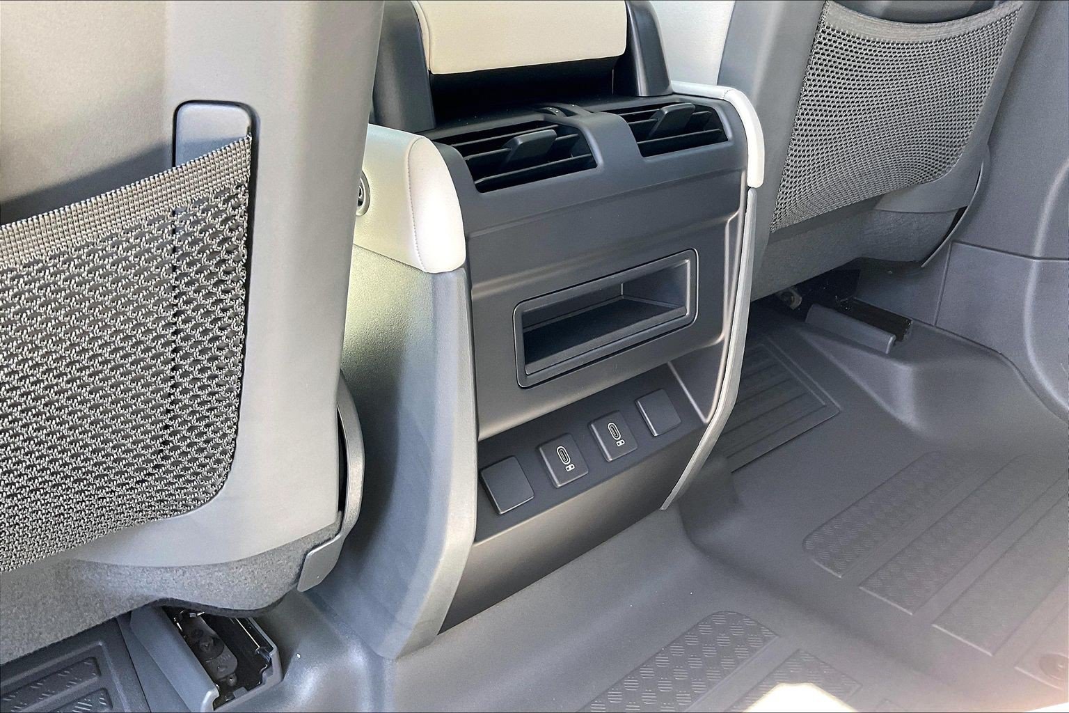 New 2026 Land Rover Defender 110 S AWD/4WD image 25