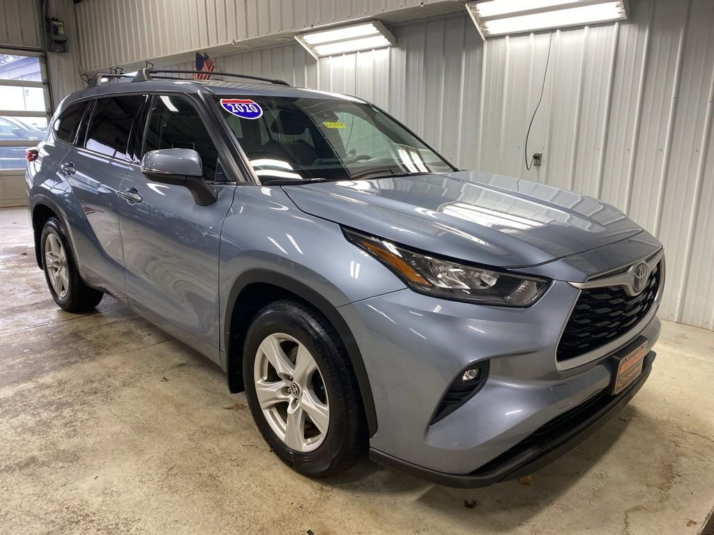 Used 2020 Toyota Highlander LE AWD/4WD image 3