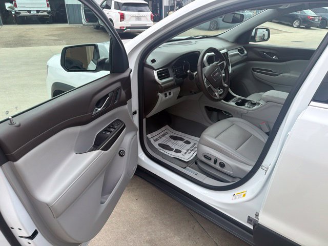 Used 2023 GMC Acadia SLT w/ Preferred Package FWD image 10