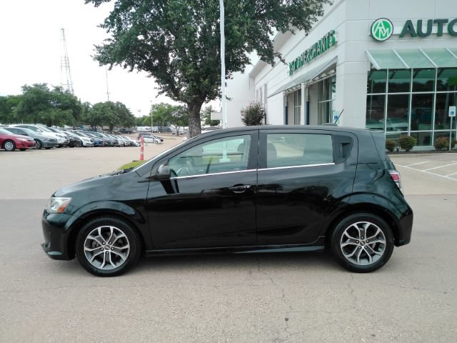 Used 2017 Chevrolet Sonic LT w/ Convenience Package FWD image 10
