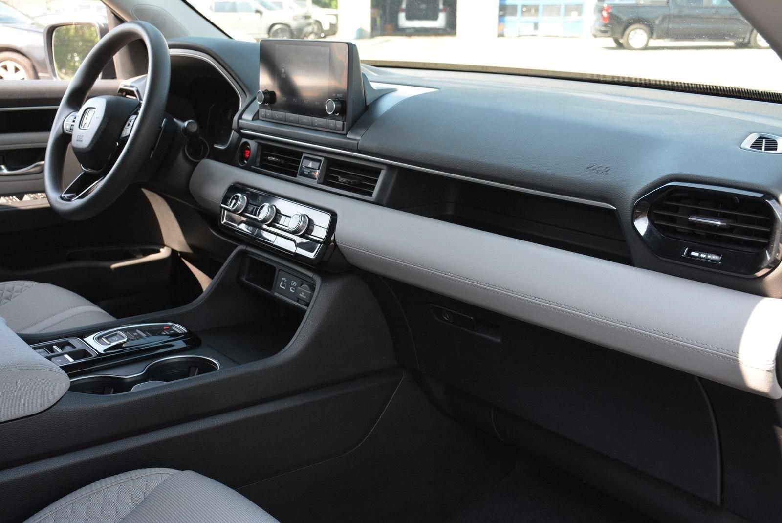 Used 2023 Honda Pilot LX image 21