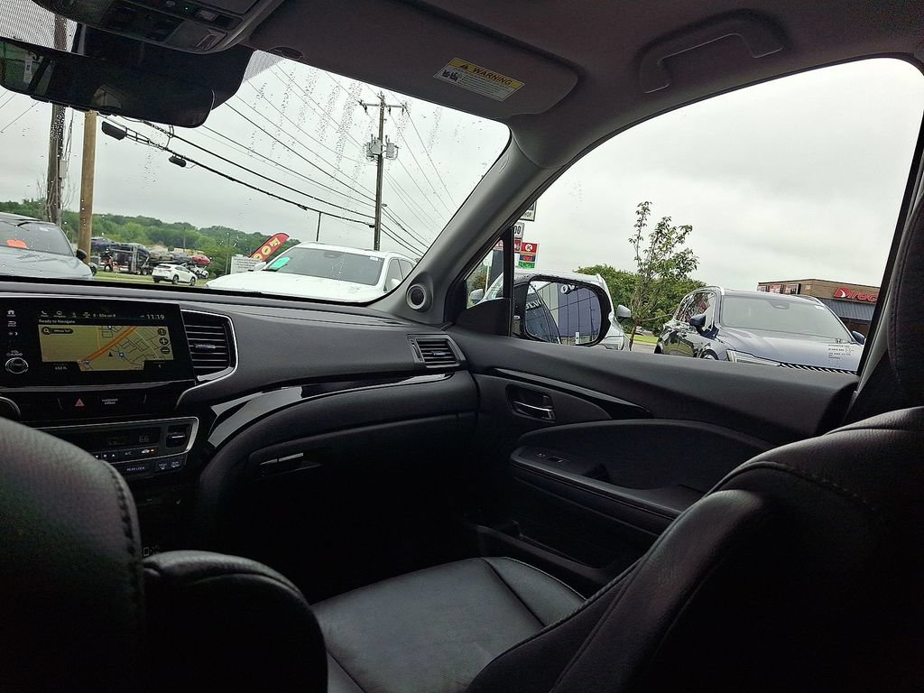 Used 2021 Honda Pilot Touring image 11