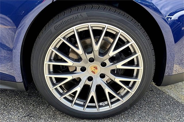 New 2025 Porsche Panamera 4 image 14