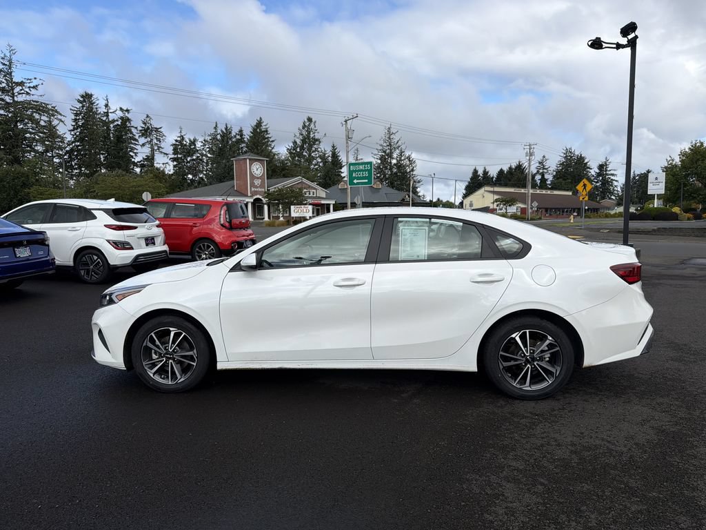 Used 2024 Kia Forte LXS FWD image 3