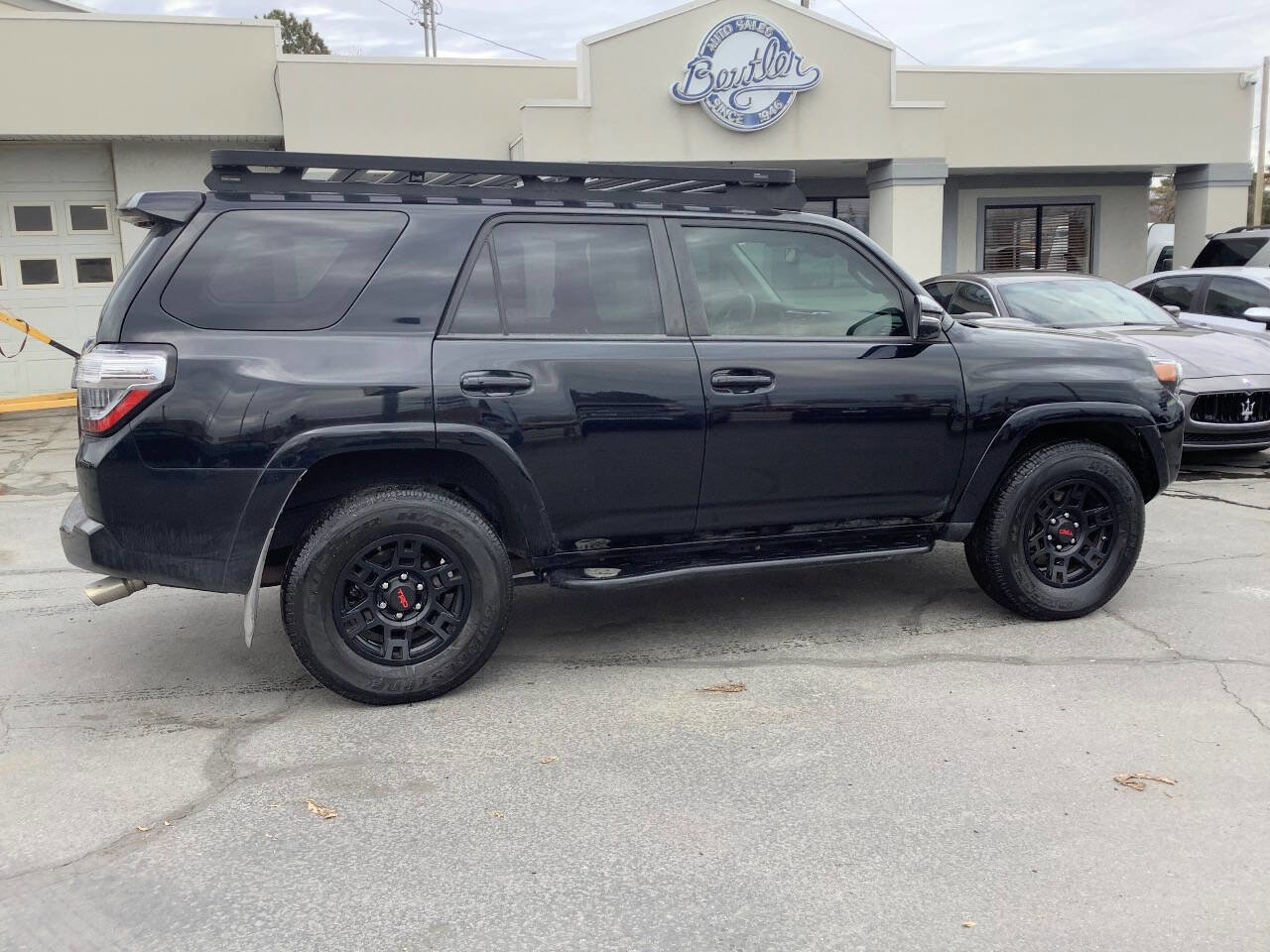 Used 2021 Toyota 4Runner Venture w/ Moonroof Package AWD/4WD image 6