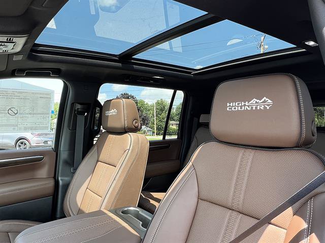New 2026 Chevrolet Suburban High Country AWD/4WD image 12